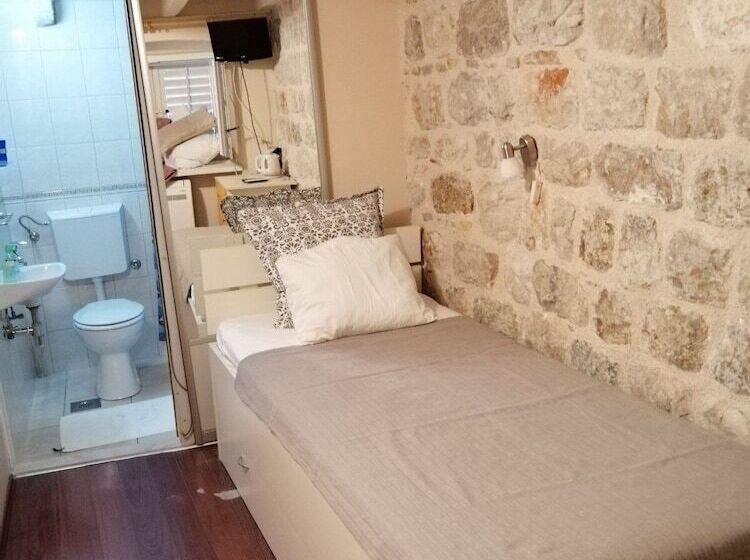 پانسیون Private Accomodation Linda