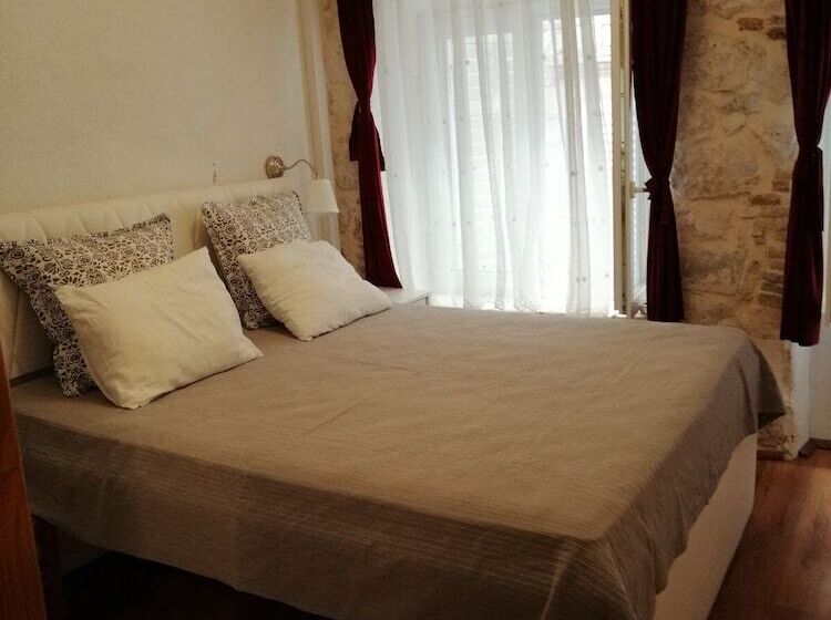 پانسیون Private Accomodation Linda