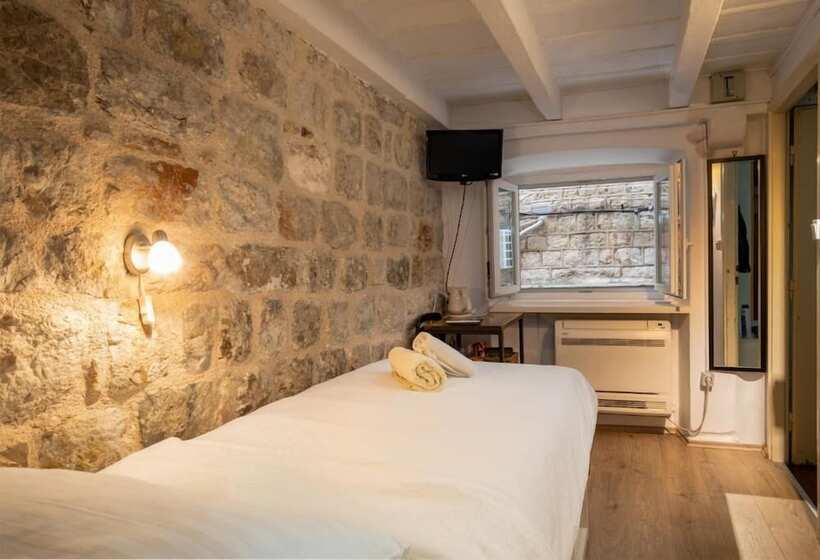 پانسیون Private Accomodation Linda