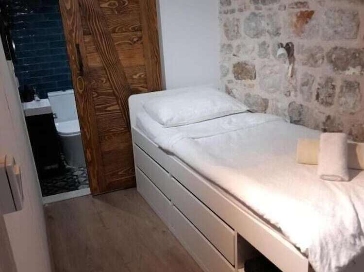 پانسیون Private Accomodation Linda