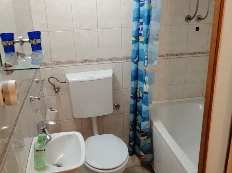 پانسیون Private Accomodation Linda