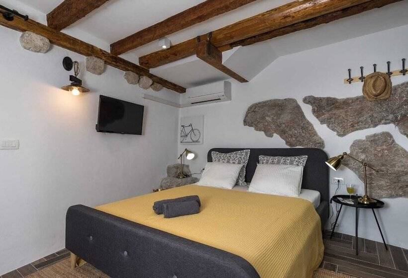 پانسیون Private Accomodation Linda