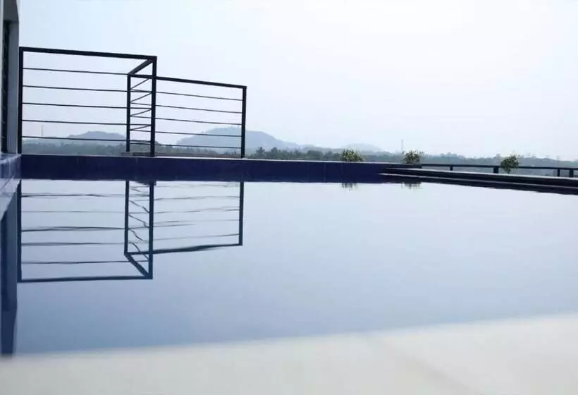 Sky 14 Hotel Apartments