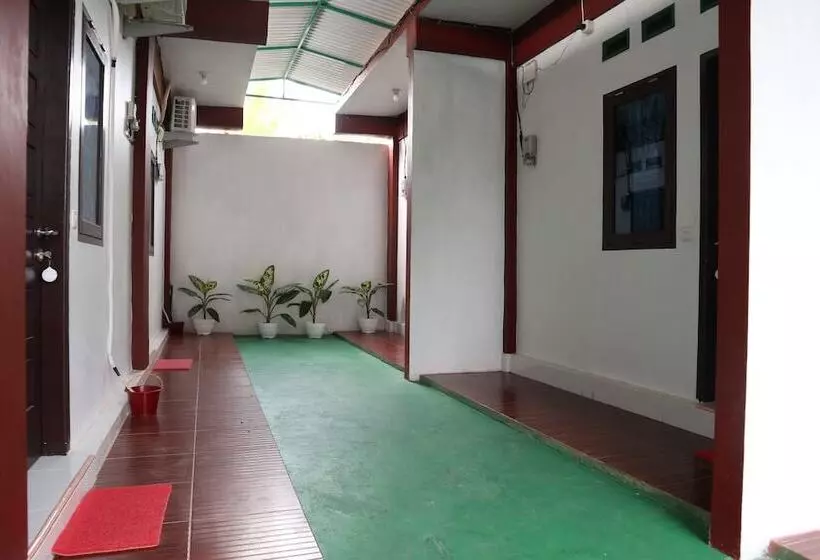 Spot On 1772 Hotel Penginapan Cemara Syariah