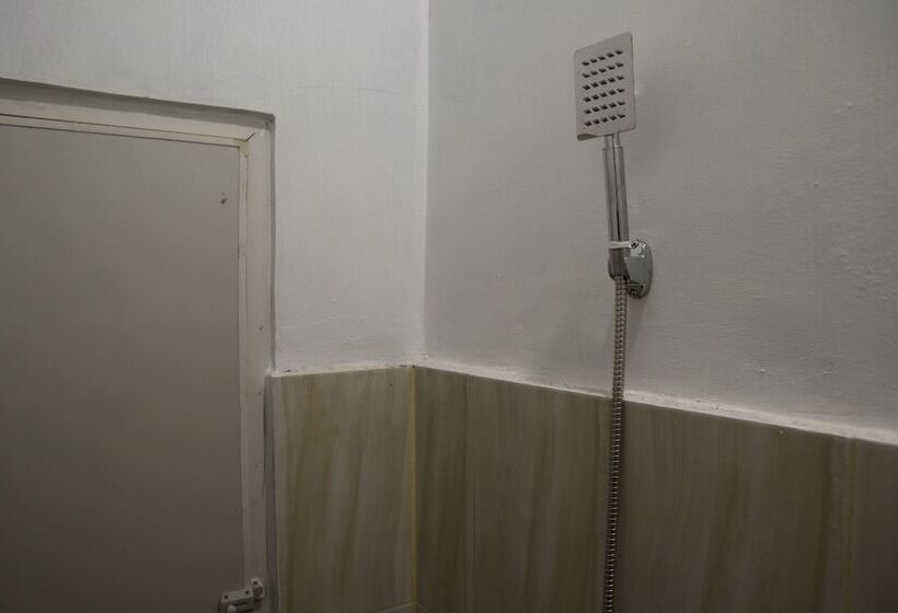 Spot On 1772 Hotel Penginapan Cemara Syariah