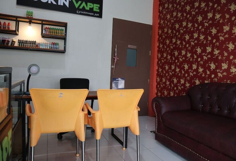 Spot On 1772 Hotel Penginapan Cemara Syariah