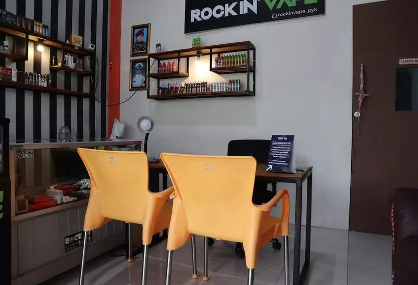 Spot On 1772 Hotel Penginapan Cemara Syariah