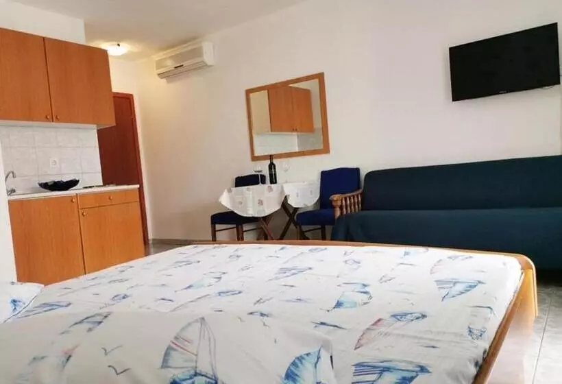 Apartments Jaki