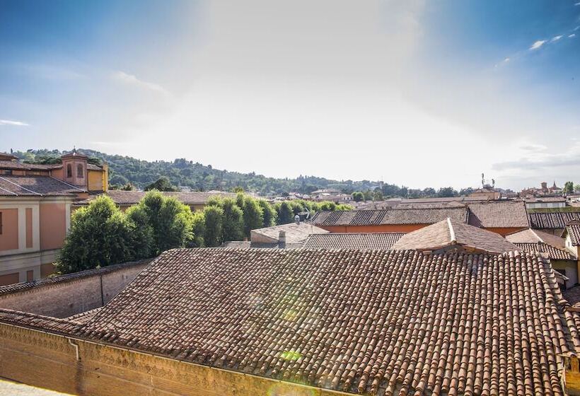 تختخواب و صبحانه Attico Di Via D'azeglio