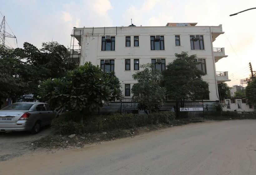 Fabhotel Corple Stays