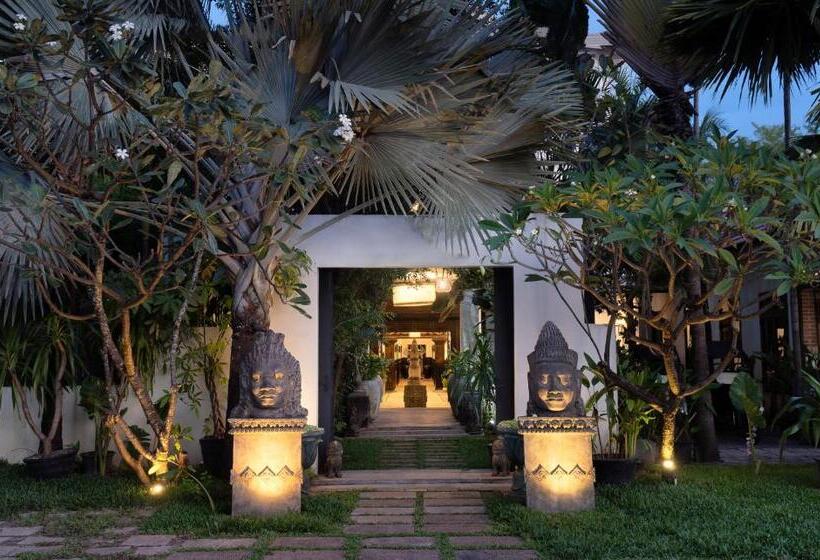 هتل People By The Community