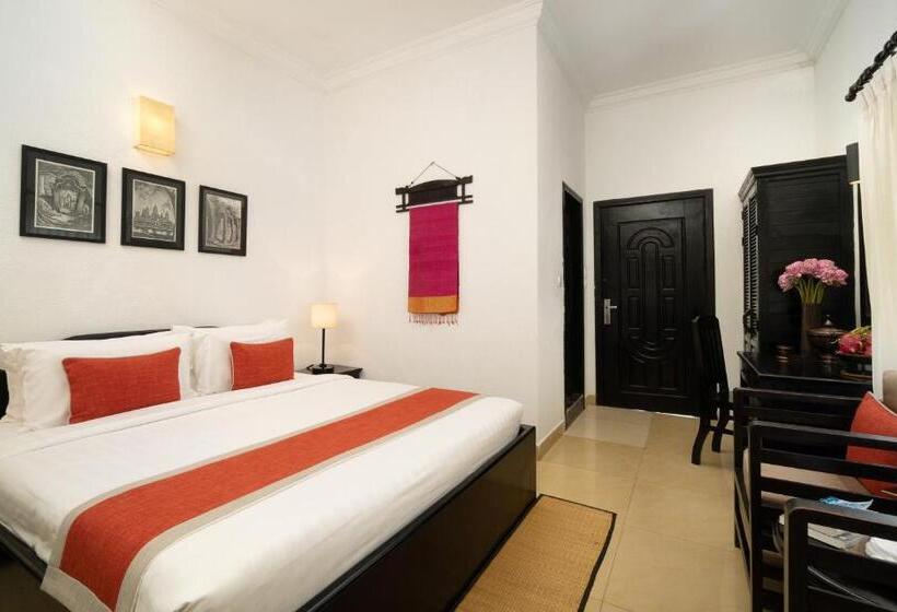 هتل People By The Community