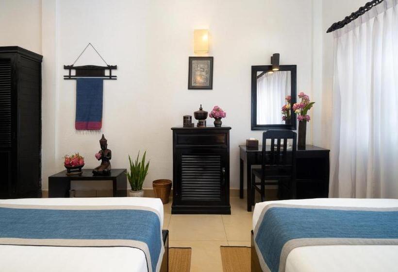 هتل People By The Community