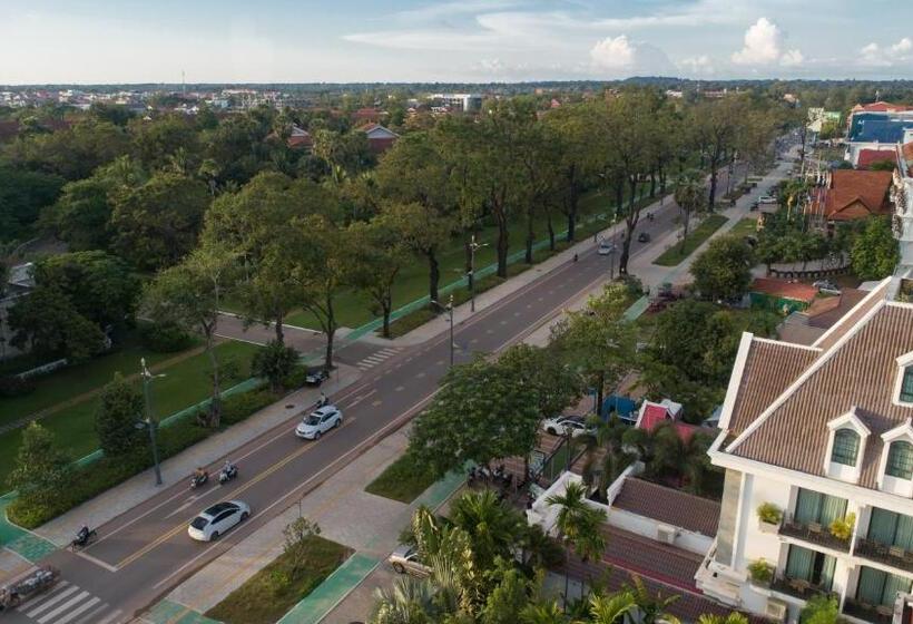 هتل People By The Community