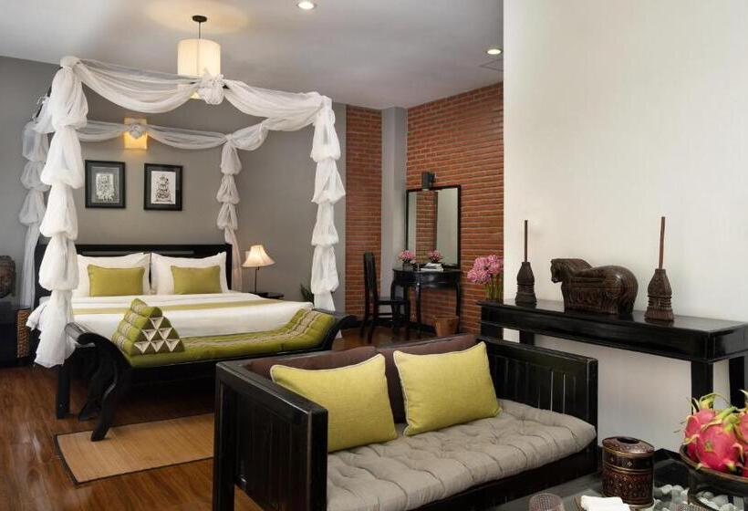 هتل People By The Community