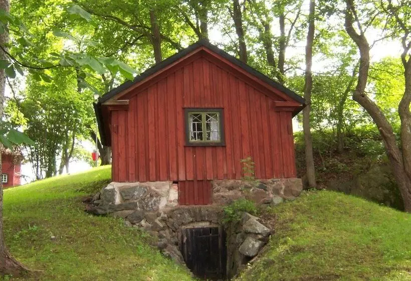 Vandrarhemmet Mangelgården   Hostel
