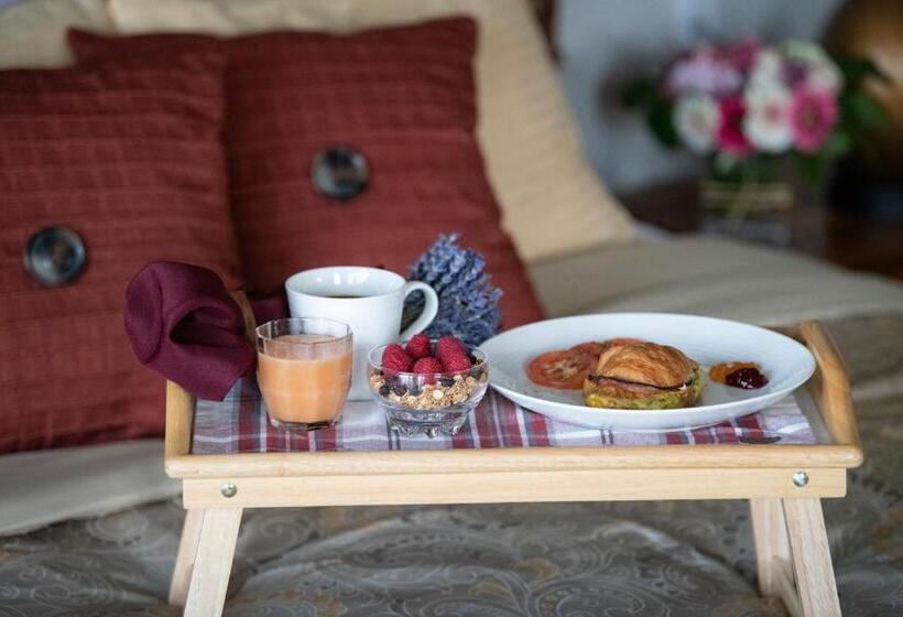 Bella Collina Bed & Breakfast