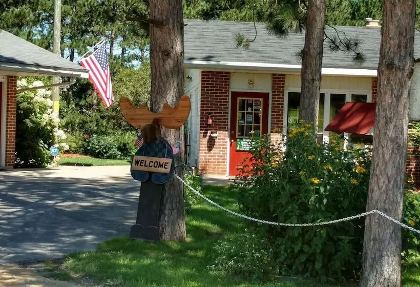 Crossroads Motel And Cabins