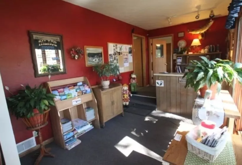 Crossroads Motel And Cabins