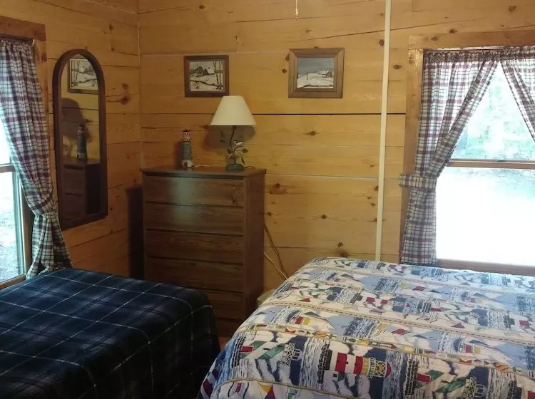 Crossroads Motel And Cabins