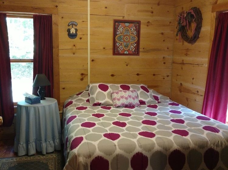 Crossroads Motel And Cabins