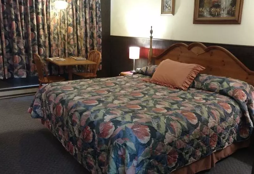 Crossroads Motel And Cabins