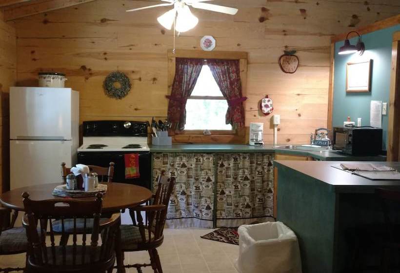 Crossroads Motel And Cabins