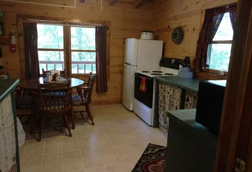 Crossroads Motel And Cabins