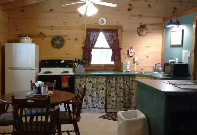 Crossroads Motel And Cabins