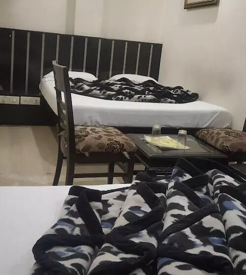 هتل Adb Rooms Pk International