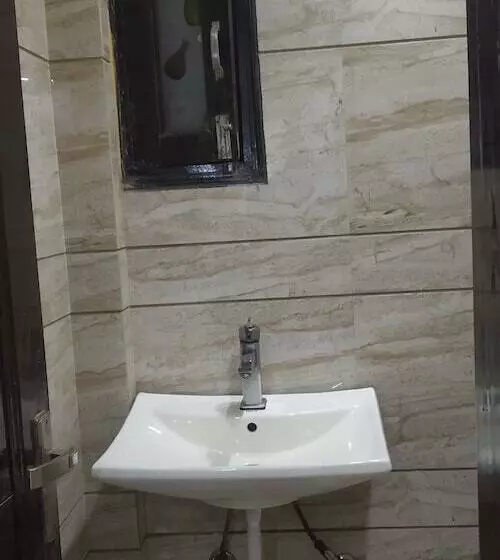 هتل Adb Rooms Pk International
