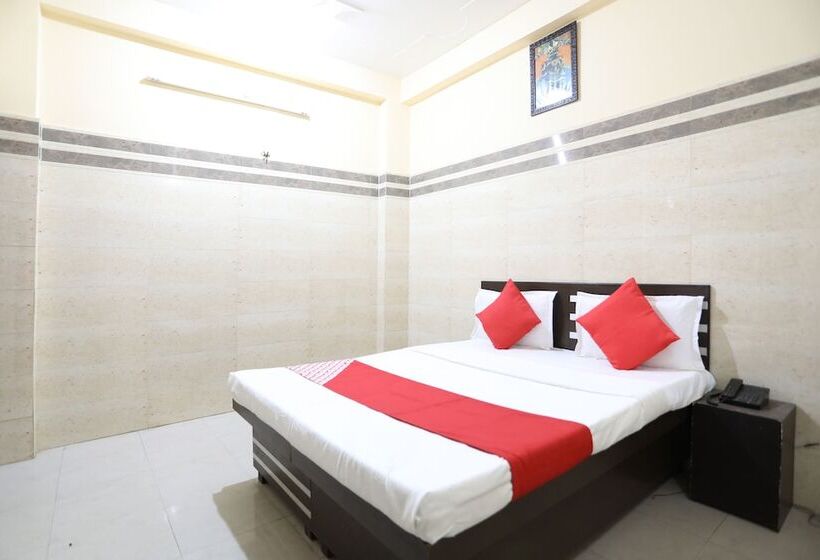 호텔 Kanchan Palace By Oyo Rooms