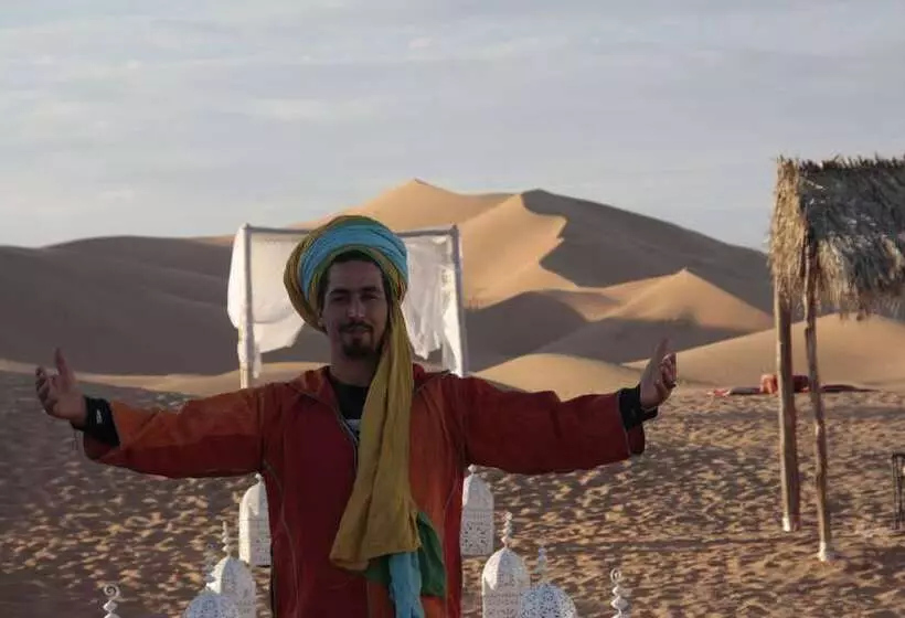 ホテル Overnight Camel Trekking