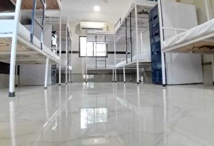 هتل R K Beach Cottage