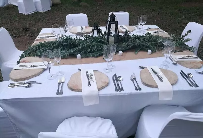 Hotelli Rain Farm Game Lodge