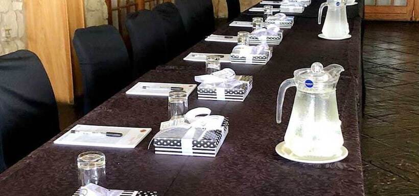 בית מלון כפרי Rain Farm Game Lodge