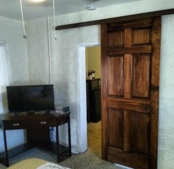 Grand Canyon West Hotel Sheps Miners Inn