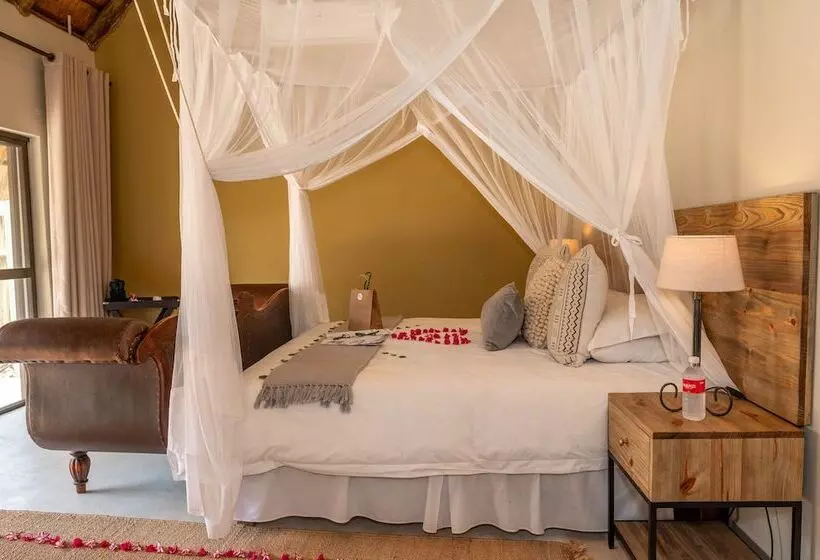 ホテル Tomo Safari Lodge