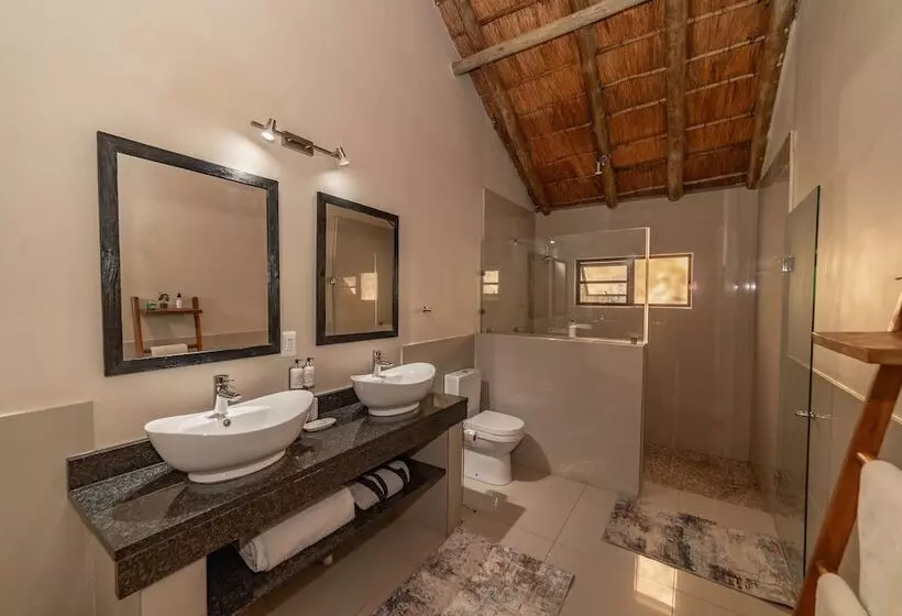 ホテル Tomo Safari Lodge