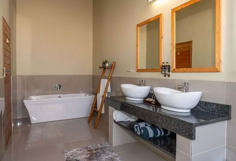 ホテル Tomo Safari Lodge