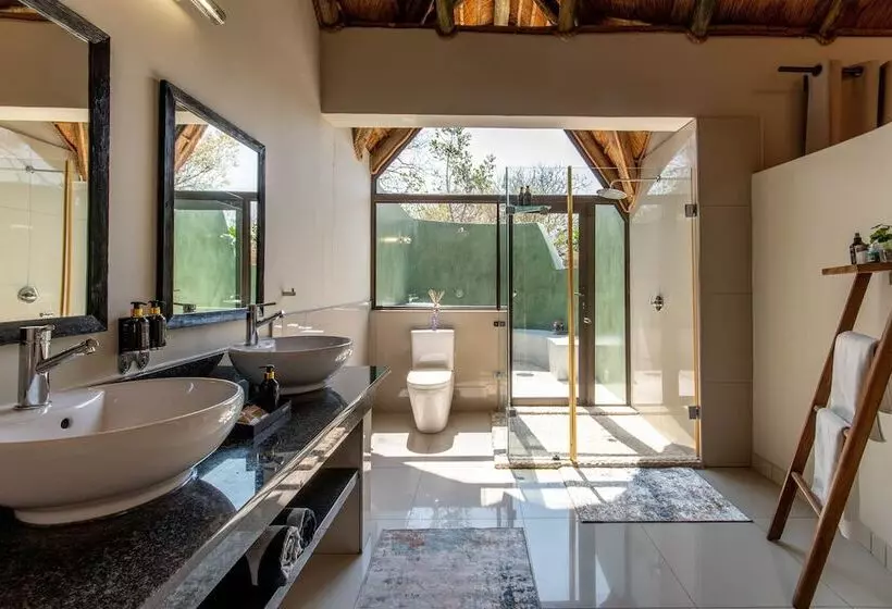 ホテル Tomo Safari Lodge