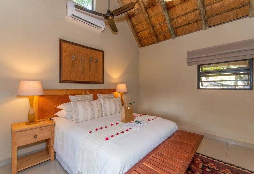 ホテル Tomo Safari Lodge