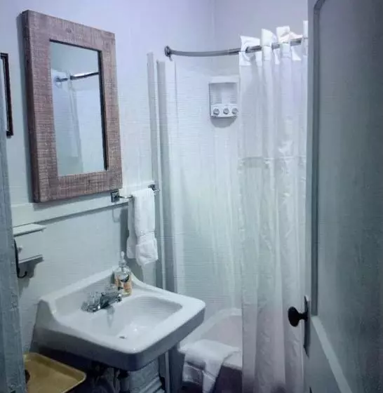 Historic Whiting Hotel Suites