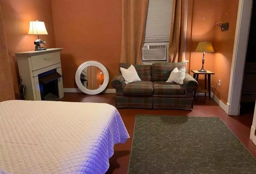 Historic Whiting Hotel Suites