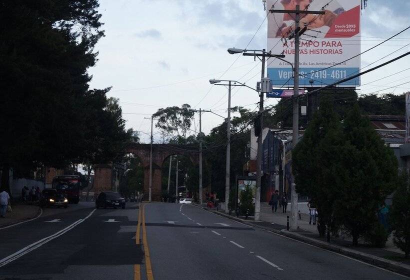 پانسیون Apartamentos Confortables  Aeropuerto