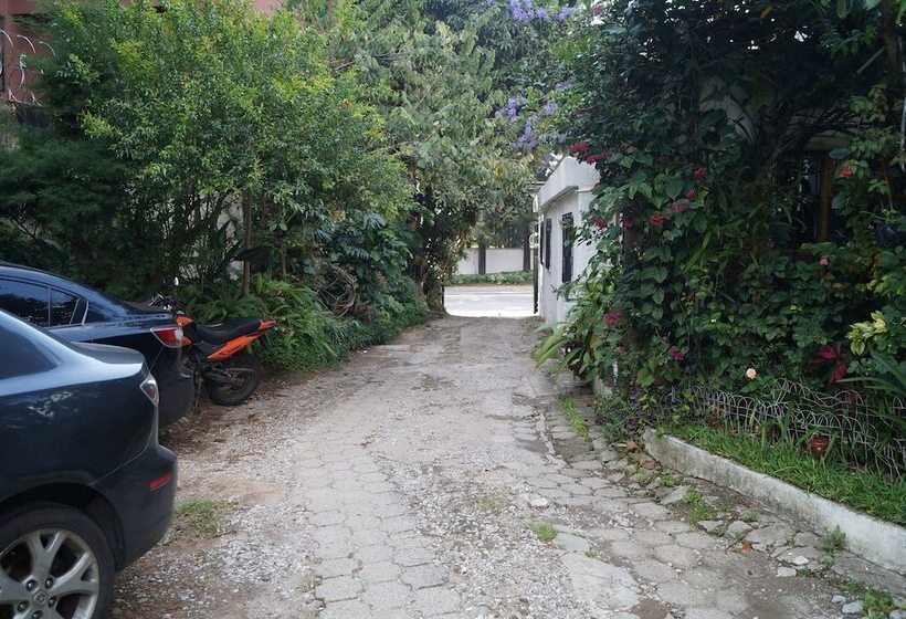 پانسیون Apartamentos Confortables  Aeropuerto