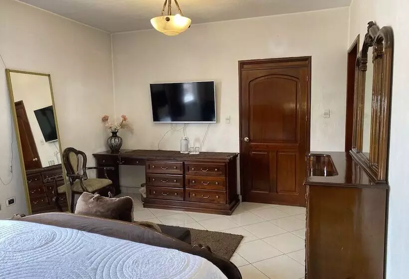 ペンション Apartamentos Confortables  Aeropuerto