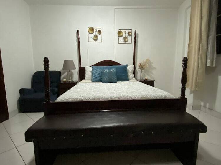 پانسیون Apartamentos Confortables  Aeropuerto