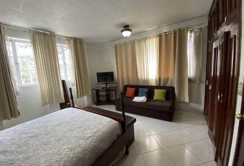 پانسیون Apartamentos Confortables  Aeropuerto