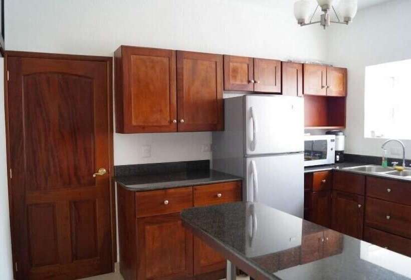 پانسیون Apartamentos Confortables  Aeropuerto